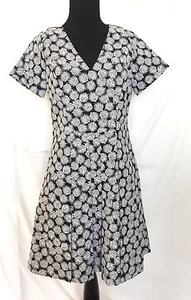 Michael Kors Black & White Leaf Dress. NWT Retail $175 Price $58 Size 6 - Picture 1 of 12