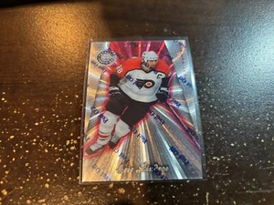 1997-98 Pinnacle Totally Certified Platinum Red ERIC LINDROS #31 SP 1874/6199 - Bild 1 von 1