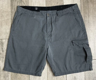 Vintage Volcom Chino Cargo Shorts Mens Size 40 Gray High Rise 9” Inseam FastShip - Image 1 of 4