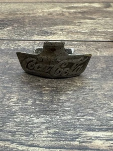 Abridor de botellas de hierro fundido vintage COCA-COLA hecho en EE. UU. - Imagen 1 de 10