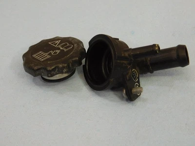 Triumph Bonneville T120 2018 radiador motor refrigerante cuello de llenado con tapa Foto 1 de 4