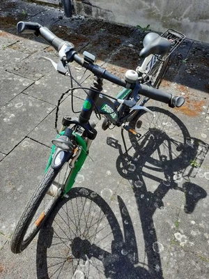 Ich verkaufe hier ein Jugendfahrrad - Bild 1 von 4