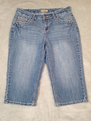 Earl Jean Size 8P White Stitch Trim Capri Blue Medium Denim Jeans 30-32" Waist - Image 1 of 4