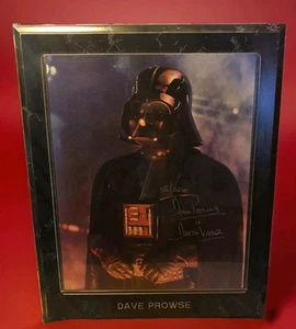 Targa Star Wars Edizione Limitata - Dave Prowse Firmata Darth Vader 156/2500 - Foto 1 di 4