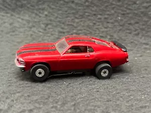 Auto World 1970 Ford Mustang Ho Slot Car Tjet Thunderjet Ultra G Fastback rojo - Imagen 1 de 5