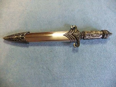 Daga del sultán egipcio - todo de metal con intrincado detalle en vaina y mango Foto 1 de 4