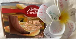 BETTY CROCKER***PUMPKIN PIE SUGAR COOKIES***Scented Candle~3 OZ/85 g~NEW~BOXED - Picture 1 of 7