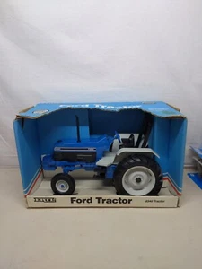 1/16 Ertl Farm Toy Ford 8340 Tractor 2wd - Picture 1 of 4