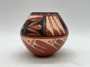 Native American Jemez Pottery Vase Carol Loretto - Picture 1 of 4