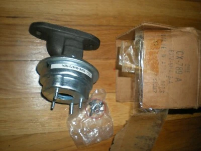 Válvula NOS 1983 1984 Ford F100 F150 Bronco 302 AOT EGR E3TZ-9H473-A - Imagem 1 de 2
