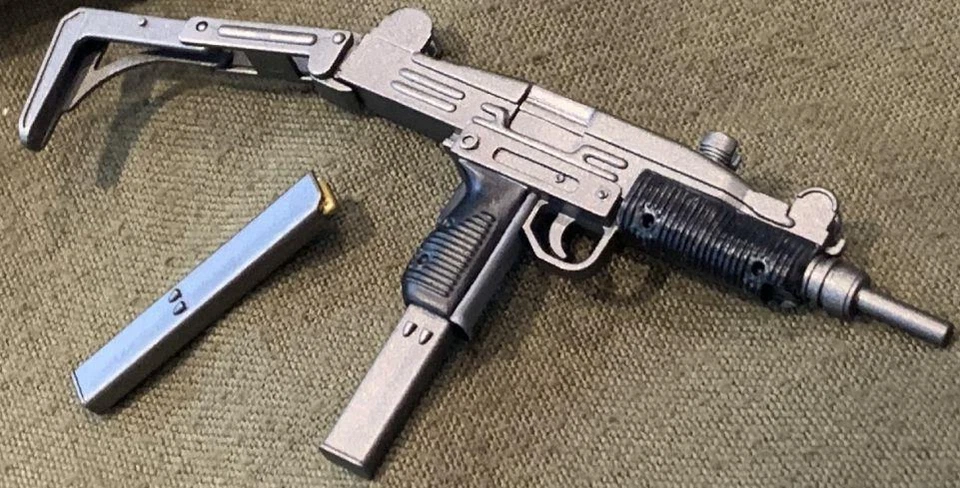 Dragon Pre-Built 1:6 Scale UZI Submachine Gun - Image 1 of 1