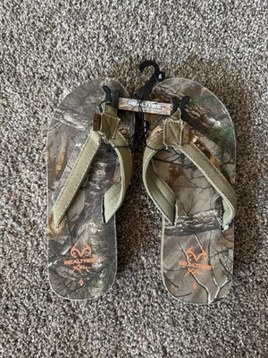 Realtree Camo Flip Flips Men’s Size 6 NEW - Image 1 of 4