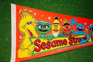 Vintage Sesame Street Live Pennant Muppets 29" 1984 - Great Condition - Picture 1 of 3