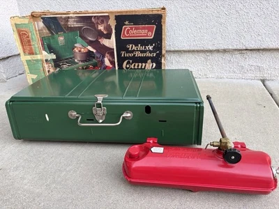 Vintage 70’s Coleman Deluxe Two Burner Green Camp Stove 413G499  *WORKING* - Image 1 of 4