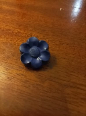 Blue Plastic Flower Single Shank  15mm Button - Image 1 of 3