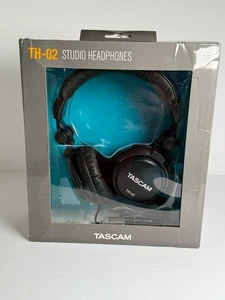 Auriculares de monitor de estudio profesional TASCAM TH-02 con cable sobre la oreja — Nuevos en caja - Imagen 1 de 7
