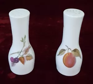 ROYAL WORCESTER 4 7/8" SALT & PEPPER SHAKER SET 9 HOLES EVESHAM "M" ? ENGLAND - Picture 1 of 10