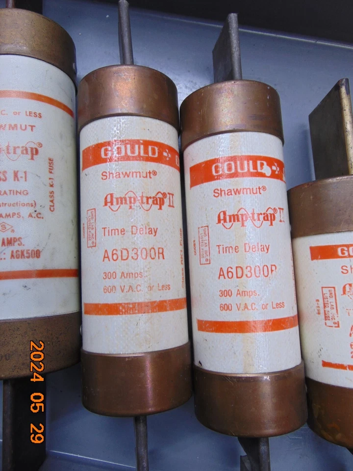 LOT OF 2 GOULD SHAWMUT A6D300R AMP-TRAP II 300A TIME-DELAY FUSE FREE SHIPPING - Image 1 of 1
