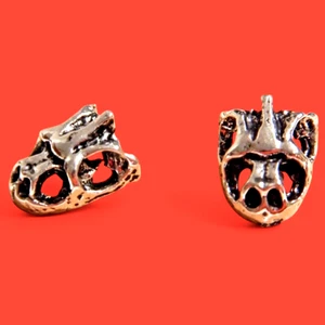 RATTLE SNAKE SKULL EARRINGS animal viper serpent reptile post southwest 4C - Picture 1 of 5