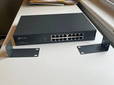TP-Link TL-SG1016D 16 Port Network Gigabit Easy Smart Switch - Image 1 of 4