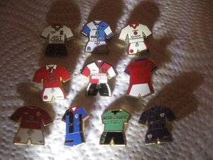 10 KITS ANTIGUOS RAROS DE CLUBES DE FÚTBOL PEQUEÑOS BROCHE PIN INSIGNIAS - Imagen 1 de 2
