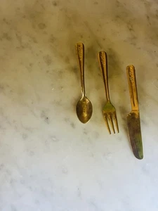 Eat Your Heart Out Vintage Mini Löffel Gabel Messer Statement Messing Besteck Ohrringe - Bild 1 von 10