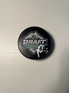 Moritz Seider signed handsigniert 2019 NHL Draft Puck Detroit Red Wings!! - Bild 1 von 1