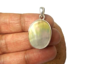 Oval Mother of PEARL Sterling Silver 925 Pendant - Gift Boxed - Picture 1 of 4