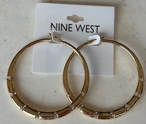 Pendientes de aro de oro marca Nine West con cierre trasero 2,5" (NUEVOS) - Imagen 1 de 6
