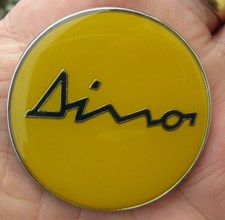 1974 DINO 308 FERRARI STEMMA COPRIMOZZO CERCHIO AUTO MM 50 HUB CAP WHEEL BADGE