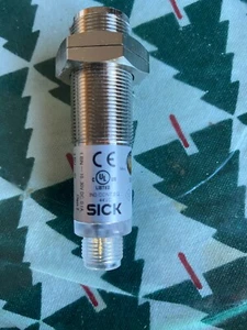 SICK Photoelectric Sensor VTB180-2P42412 - Picture 1 of 2