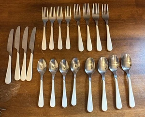 WF Washington Forge Fiestaware White Swirl Stainless MCM Flatware 20 pc Vanilla - Picture 1 of 24