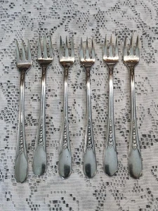 6 ROGERS PRISCILLA LADY ANN SILVERPLATE COCKTAIL SEAFOOD FORKS 1941 - Picture 1 of 1
