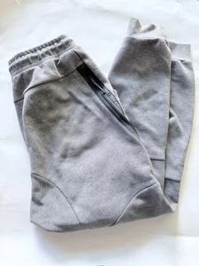 Pantalones de chándal Nike Sportswear Tech polar grandes para niños jóvenes medianos - Imagen 1 de 8