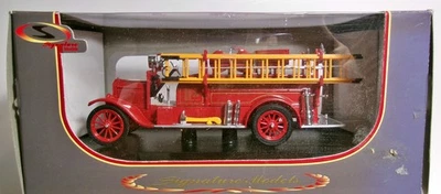 Road Signiture Die Cast Models 1926 Ford Model T Fire Truck 1:32 NIB - Image 1 of 4