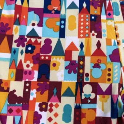 Leggings Lularoe Disney It’s a Small World NOVA sem etiquetas TC Tall & Curvy - Imagem 1 de 4
