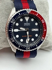 Men's SEIKO Scuba Diver's SKX009 7S26-0020 Pepsi 200m Automatic Day Date Watch - Picture 1 of 13