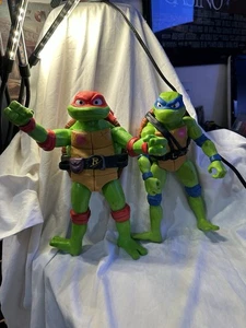 2012 Viacom Teenage Mutant Ninja Turtles action figure 12" Leonardo e Raffaello - Foto 1 di 1