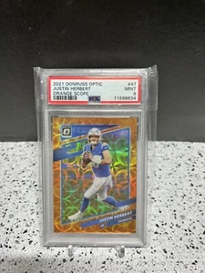TARJETA DE SEGUNDO AÑO DONRUSS OPTIC JUSTIN HERBERT NARANJA SCOPE 42/79 PSA 9 2021 - Imagen 1 de 3