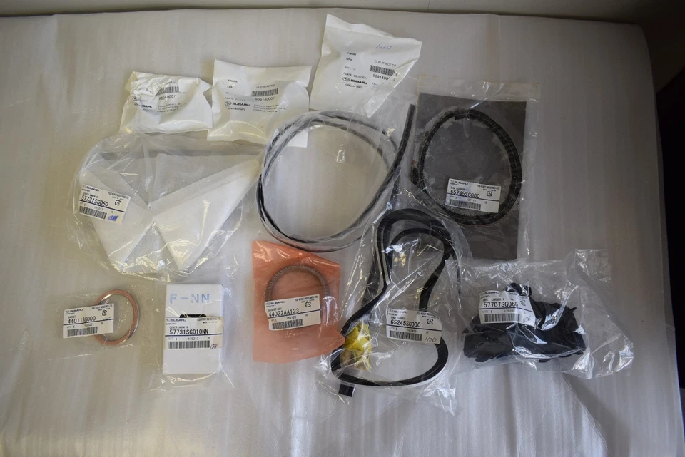 Subaru Forester 2014-2016 piezas pequeñas todo nuevo fuera de caja.  Foto 1 de 4