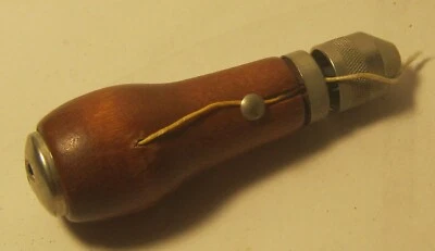 Awl de coser vintage con dos de tres agujas ¡¡EXCELENTE!!! Foto 1 de 2