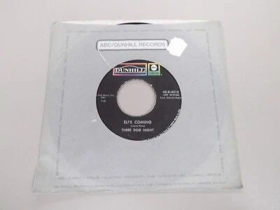 Three Dog Night - Eli’s Coming / Circle For A Landing - Dunhill 45-D-4215 VG - Image 1 of 4