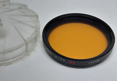 HOYA B50 85 BROWNISH ORANGE MINT FILTER FOR HASSELBLAD LENSES IN ITS CASE - Image 1 of 4