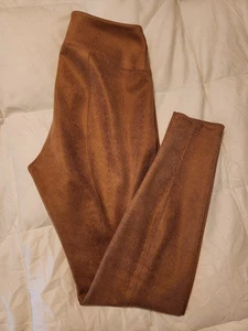 WHBM Runway Leggings Größe 10 Strukturiert Beige Damen Top Zustand Wildlederimitat - Bild 1 von 12