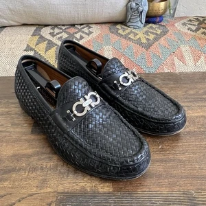 Mocasines para hombre Salvatore Ferragamo Gancini de cuero tejido negro 9D - Imagen 1 de 14