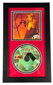 TAYLOR SWIFT SIGNED FRAMED CD THE LIFE OF A SHOWGIRL AUTOGRAPHED JSA COA 3 - Picture 1 of 1