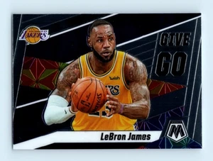 LeBron James (cromo plateado) 2019-20 Panini Mosaic Give and Go #8 LA Lakers Star - Imagen 1 de 2