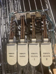 Hammond Orgel M Serie Vibrato Tabs/Switches. Reverb Small/Chorus, Celeste 1/2 - Bild 1 von 2