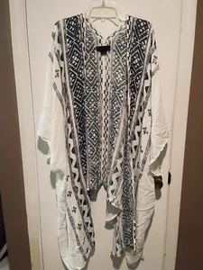 Steve Madden Blanco Azul Estampado Azteca Gasa Encubrimiento Kimono Plumero Boho OS - Imagen 1 de 9