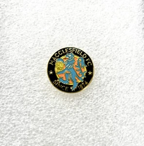 Macclesfield Town Football Club Crest Pin Badge Non League English soccer (3) - Picture 1 of 2